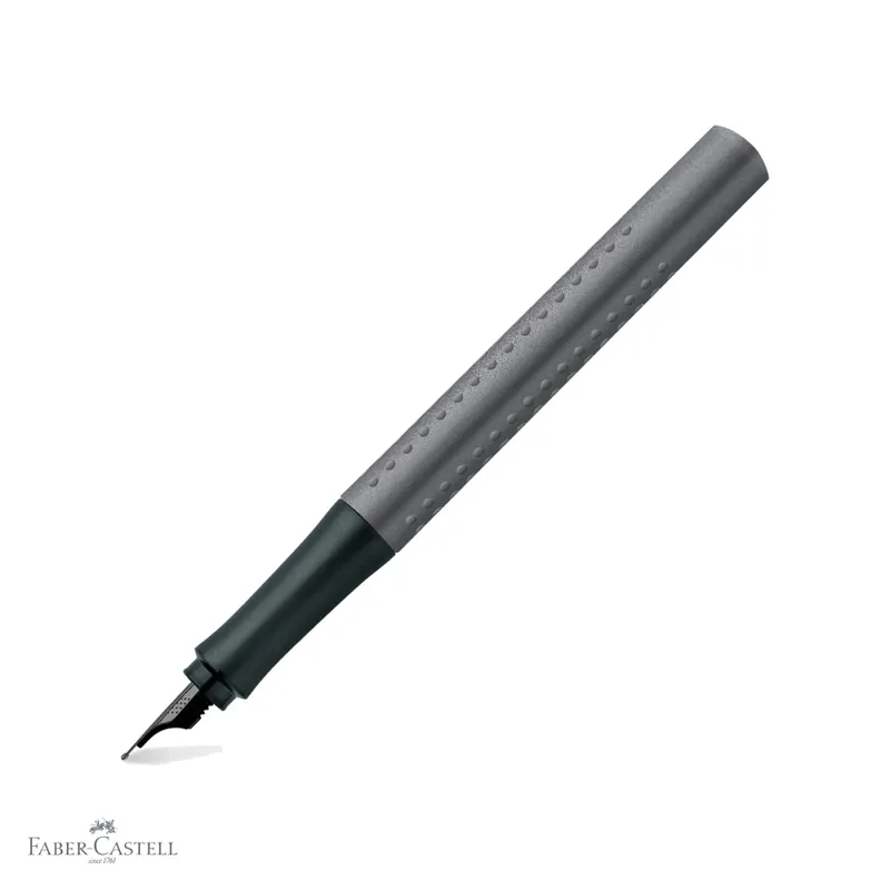 Stilou Faber-Castell Grip 2011 editie speciala gri antracit, penita fina din otel inoxidabil, pentru dreptaci si stangaci Reducere extra
