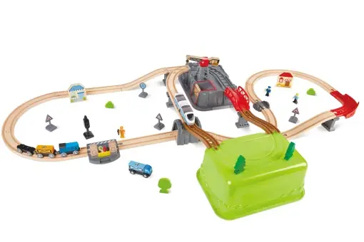 Preț redus Set tren de jucarie Hape cu sine poduri si accesorii pentru copii 3 ani